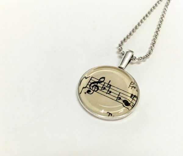 necklace 1 600x513