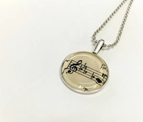necklace 1 600x513